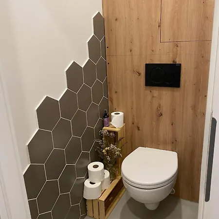 Apartment Quiet In Roznov P R